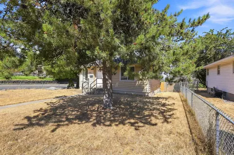 Exterior - 3203 E 19th Ave, Spokane, WA 99223 photo 8 of 8