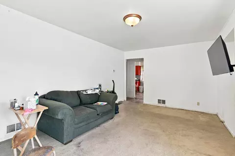 Living - 3203 E 19th Ave, Spokane, WA 99223 photo 2 of 2