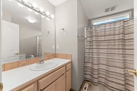 Bath - 23214 N Perry Rd, Colbert, WA 99005 photo 4 of 5