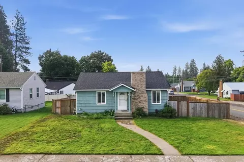 2527 W Lacrosse Ave, Spokane, WA 99205