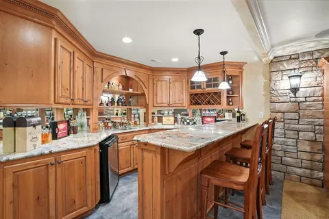 Kitchen - 1505 E Legacy Ln, Spokane, WA 99208 photo 5 of 5