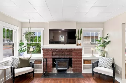 Living - 35 E 29th Ave, Spokane, WA 99203 photo 1 of 2