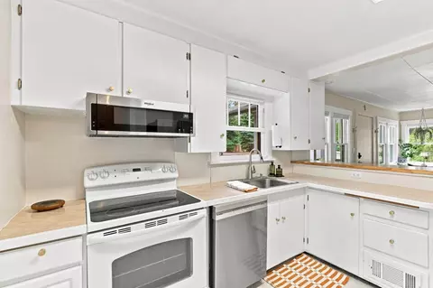 Kitchen - 35 E 29th Ave, Spokane, WA 99203 photo 2 of 4