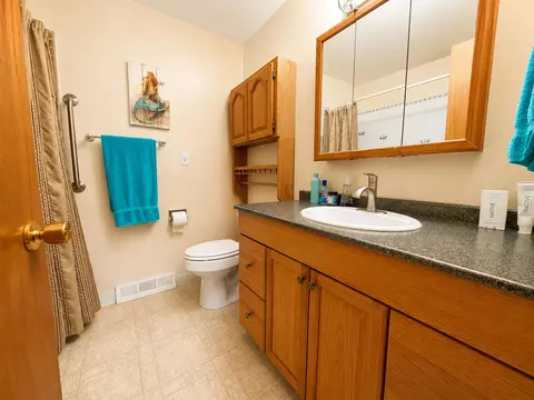 Bath - 2833 W Lyons Ave, Spokane, WA 99208 photo 2 of 2