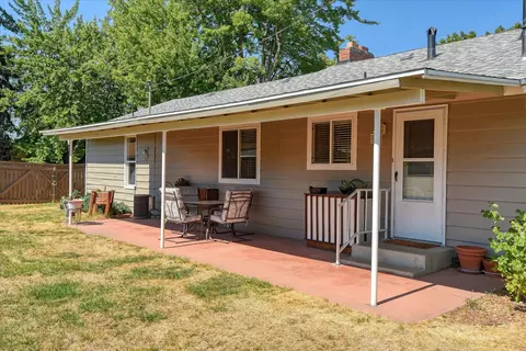Exterior - 534 E Cozza Dr, Spokane, WA 99208 photo 12 of 12