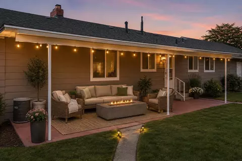 Exterior - 534 E Cozza Dr, Spokane, WA 99208 photo 9 of 12
