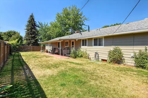 Exterior - 534 E Cozza Dr, Spokane, WA 99208 photo 11 of 12