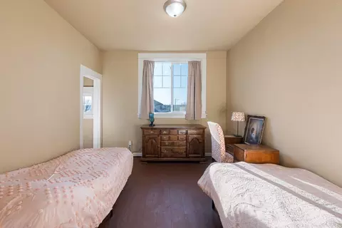 Bedroom - 2012 N Ruby St, Spokane, WA 99207 photo 3 of 8