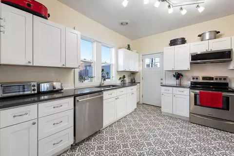 Kitchen - 2012 N Ruby St, Spokane, WA 99207 photo 3 of 4