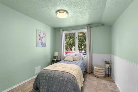 Bedroom - 3929 E 8th Ave, Spokane, WA 99202 photo 3 of 6