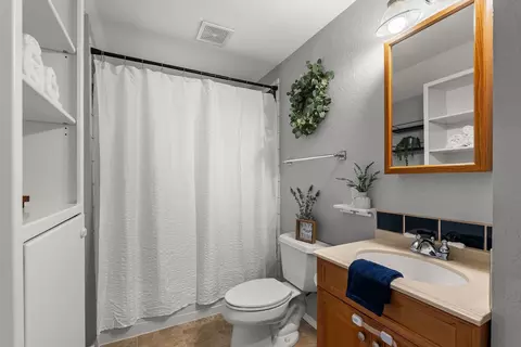 Bath - 3929 E 8th Ave, Spokane, WA 99202 photo 1 of 1