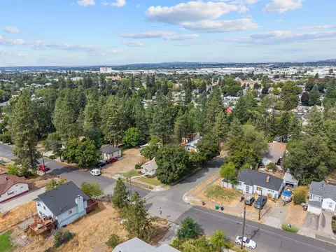 View/Area - 3929 E 8th Ave, Spokane, WA 99202 photo 9 of 14
