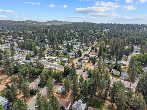 View/Area - 3929 E 8th Ave, Spokane, WA 99202 photo 1 of 14