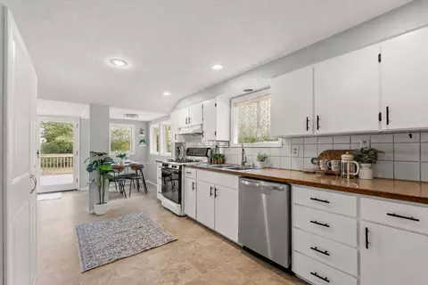 Kitchen - 3929 E 8th Ave, Spokane, WA 99202 photo 1 of 3
