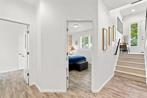 Entry Way - 2007 W Bridge Ave, Spokane, WA 99201 photo 1 of 1