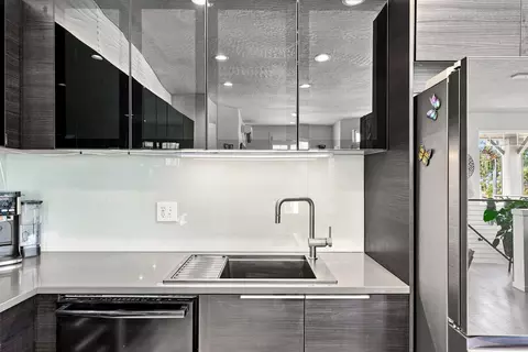 Kitchen - 2007 W Bridge Ave, Spokane, WA 99201 photo 5 of 5