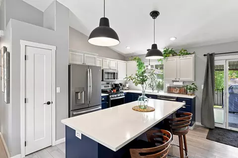 Kitchen - 416 E Blackhawk Dr, Spokane, WA 99208 photo 2 of 5