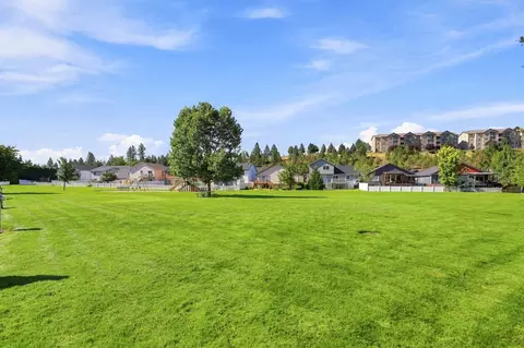 Exterior - 416 E Blackhawk Dr, Spokane, WA 99208 photo 10 of 11