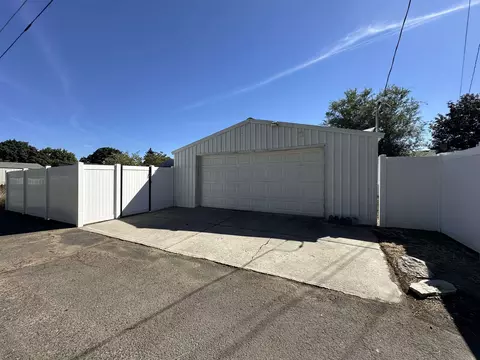Exterior - 307 E Joseph Ave, Spokane, WA 99208 photo 8 of 9