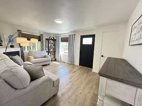 Entry Way - 307 E Joseph Ave, Spokane, WA 99208 photo 1 of 1