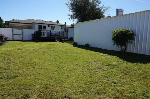Exterior - 307 E Joseph Ave, Spokane, WA 99208 photo 6 of 9