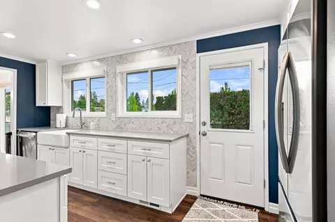 Kitchen - 2652 E 33rd Ave, Spokane, WA 99223 photo 3 of 3