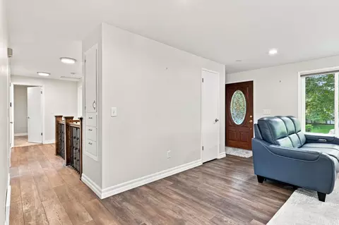 Entry Way - 2652 E 33rd Ave, Spokane, WA 99223 photo 1 of 2