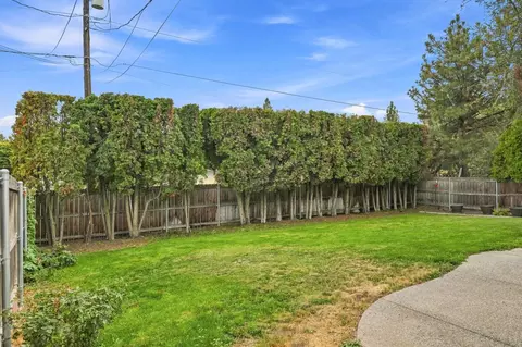 Exterior - 2652 E 33rd Ave, Spokane, WA 99223 photo 7 of 8