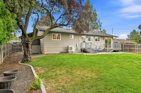Exterior - 2652 E 33rd Ave, Spokane, WA 99223 photo 6 of 8