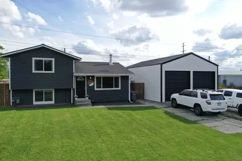 24702 E Roxanne Ave, Newman Lake, WA 99025