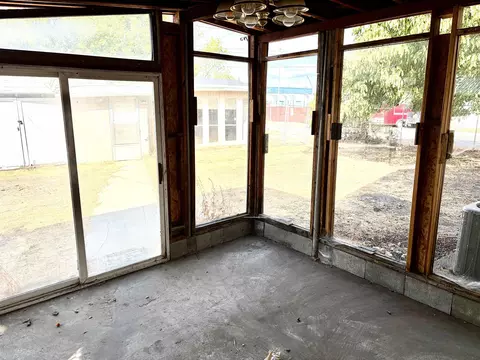 Exterior - 3923 E Pacific Ave, Spokane, WA 99202 photo 3 of 9