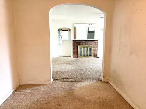 Living - 3923 E Pacific Ave, Spokane, WA 99202 photo 6 of 6