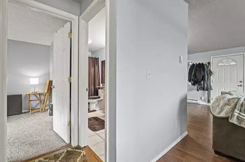 Entry Way - 310 E Weile Ave, Spokane, WA 99208 photo 2 of 2