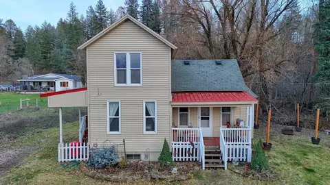 3926 E Chattaroy Rd, Chattaroy, WA 99003