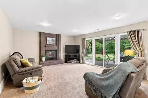 Living - 5516 E Birkenhead Ln, Colbert, WA 99005 photo 3 of 5