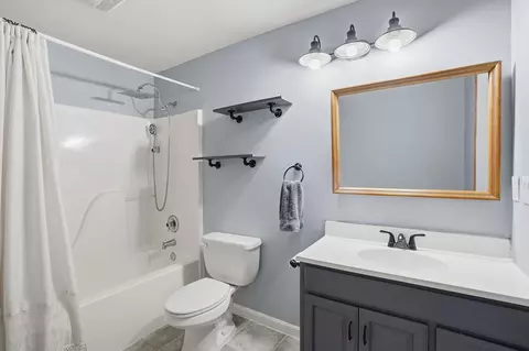 Bath - 507 E Ziegler Ln, Colbert, WA 99005 photo 4 of 4
