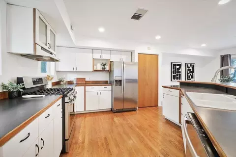 Kitchen - 3313 E 12th Ave, Spokane, WA 99202 photo 2 of 4