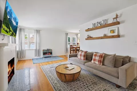 Living - 718 E 40th Ave, Spokane, WA 99203 photo 1 of 1
