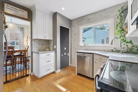 Kitchen - 718 E 40th Ave, Spokane, WA 99203 photo 3 of 4