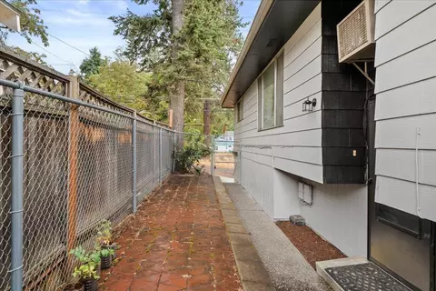 Exterior - 3112 E 29th Ave, Spokane, WA 99223 photo 4 of 8