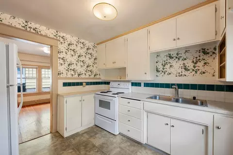 Kitchen - 3924 E 28th Ave, Spokane, WA 99223 photo 1 of 2