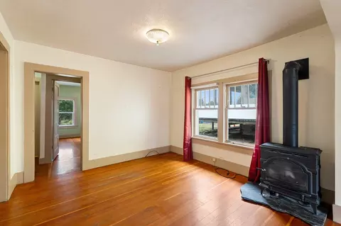 Living - 3924 E 28th Ave, Spokane, WA 99223 photo 5 of 6