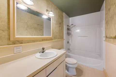 Bath - 3924 E 28th Ave, Spokane, WA 99223 photo 1 of 1