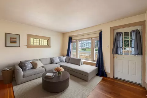 Living - 3924 E 28th Ave, Spokane, WA 99223 photo 2 of 6