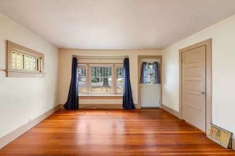 Living - 3924 E 28th Ave, Spokane, WA 99223 photo 3 of 6