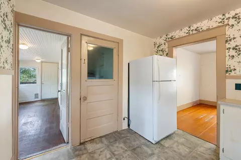 Entry Way - 3924 E 28th Ave, Spokane, WA 99223 photo 1 of 2