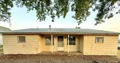 410 W Glover St, Harrington, WA 99134