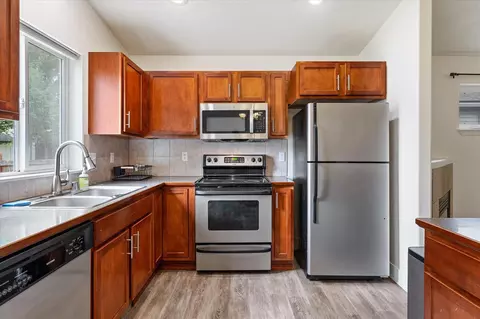 Kitchen - 4624 E 14th Ave, Spokane Valley, WA 99212 photo 2 of 3