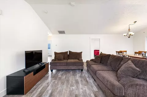 Living - 4624 E 14th Ave, Spokane Valley, WA 99212 photo 4 of 4