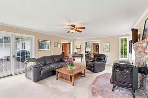 Living - 515 E High Dr, Spokane, WA 99203 photo 3 of 3